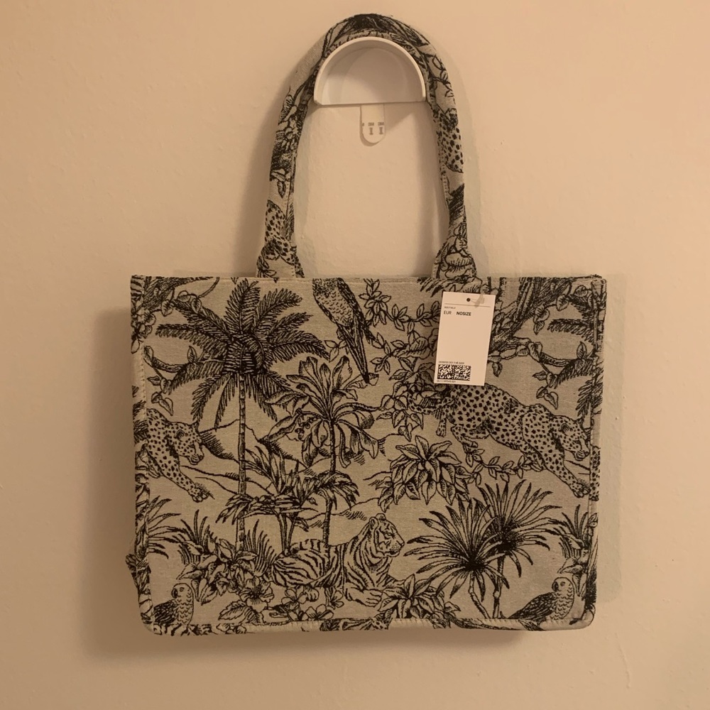 H&M jacquard tote. New with tags. Book tote. Navy print